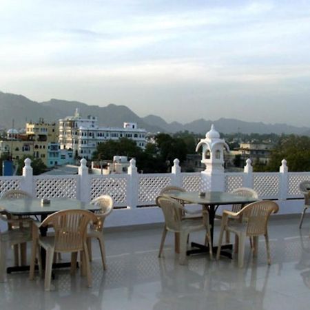 Hotel Minerwa Udaipur Exterior photo