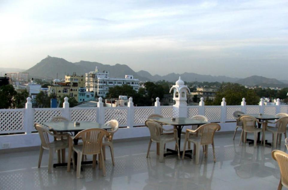 Hotel Minerwa Udaipur Exterior photo