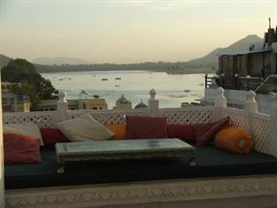 Hotel Minerwa Udaipur Exterior photo